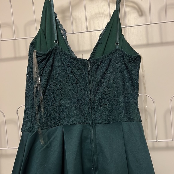 Cute green dress - Picture 3 of 4